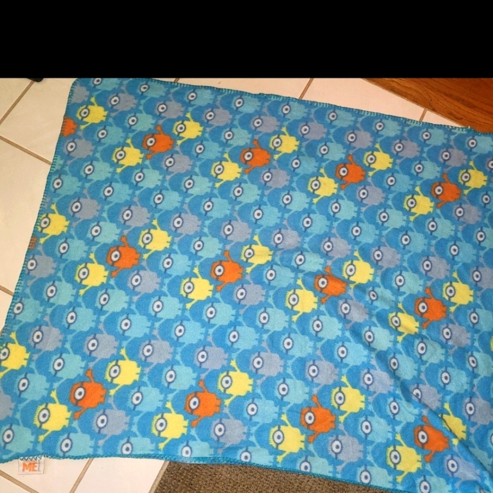 Despicable me, Minion Made Brand Throw blanket